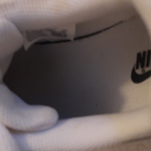 SILVER NIKE COURT VISON - Picture 8 of 9